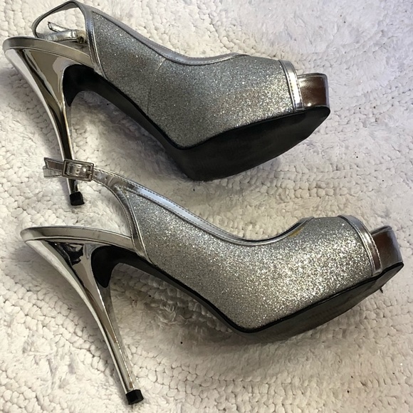 NEW Guess silver glittery platform stiletto heels - Picture 3 of 4